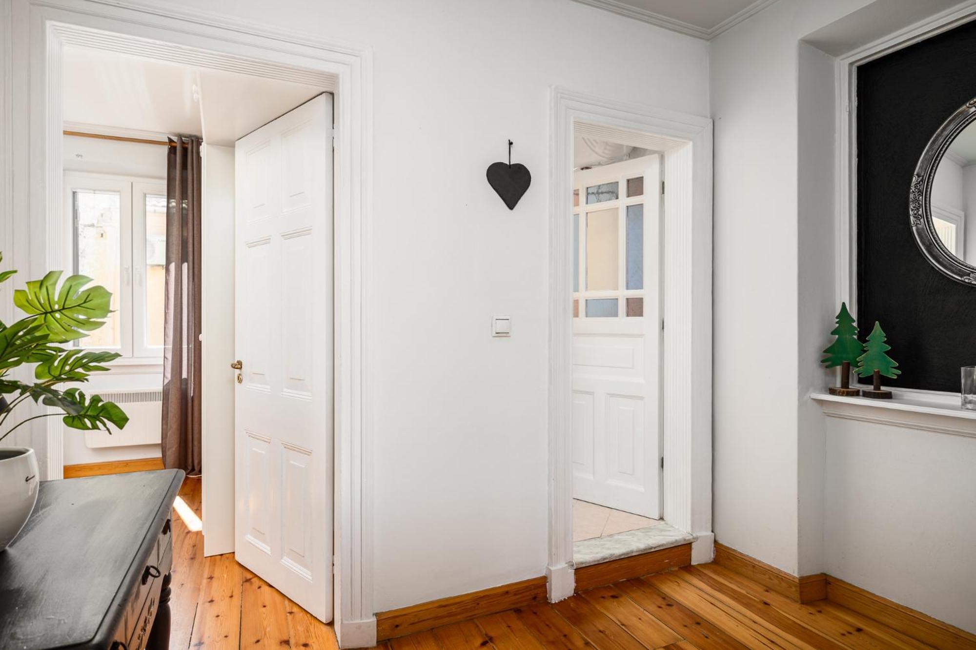 Laval Apartment Mantouki Экстерьер фото