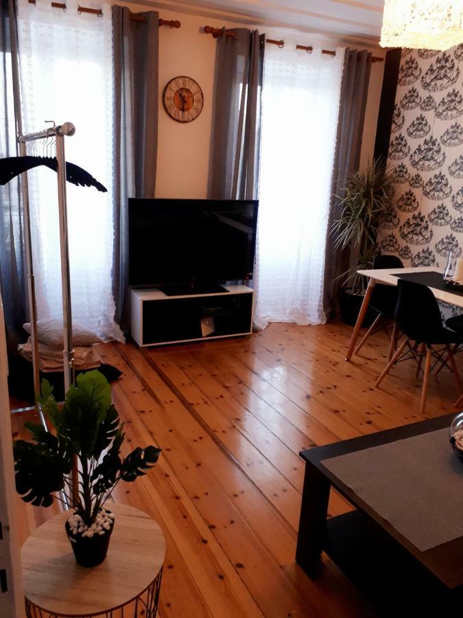 Laval Apartment Mantouki Экстерьер фото